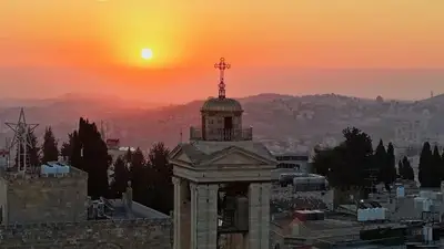 دیمەنێکی شاری بەیت لەحم و کەنیسەی لەدایکبوون (Church of the Nativity)