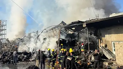 ئاگرێکی گەورە کارگەیەکی چپس لە پیرزینی هەولێر دەکاتە خۆڵەمێش