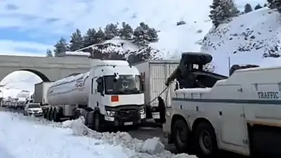 بەهۆی بەفرەوە ڕێگای سلێمانی-پێنجوێن داخرا